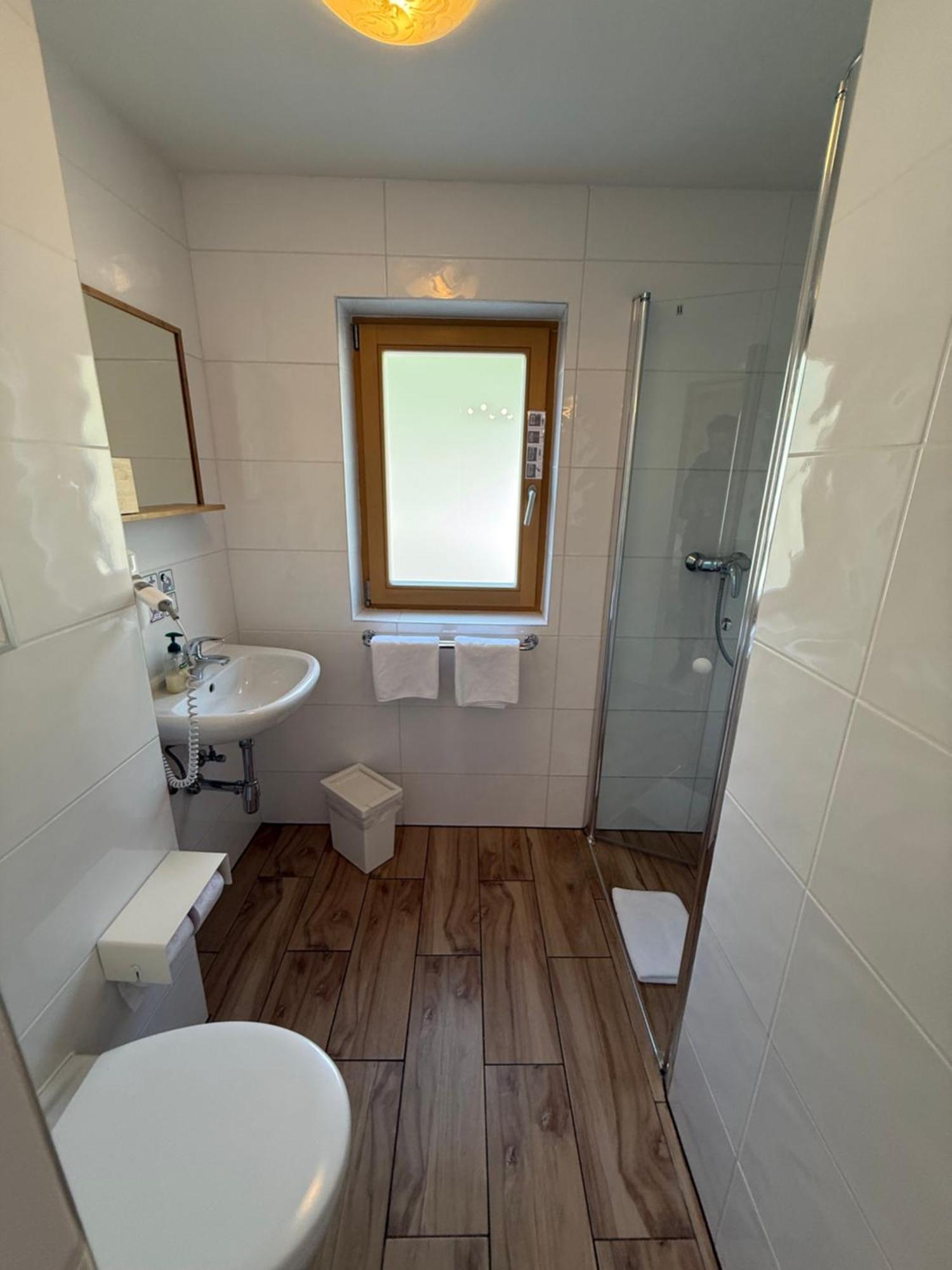 Hotel Seehotel Am Hallstaettersee 2*