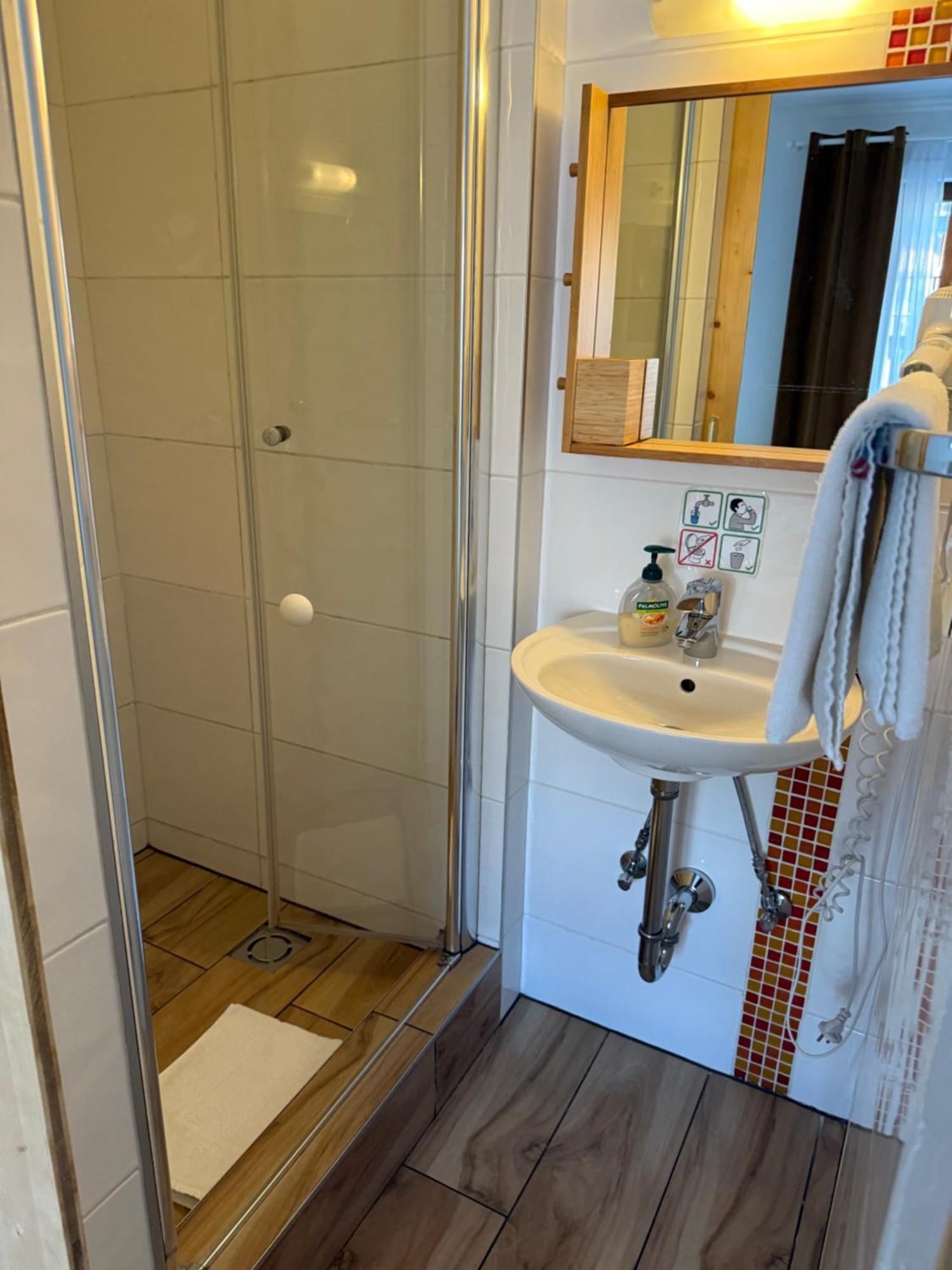 Hotel Seehotel Am Hallstaettersee 2*